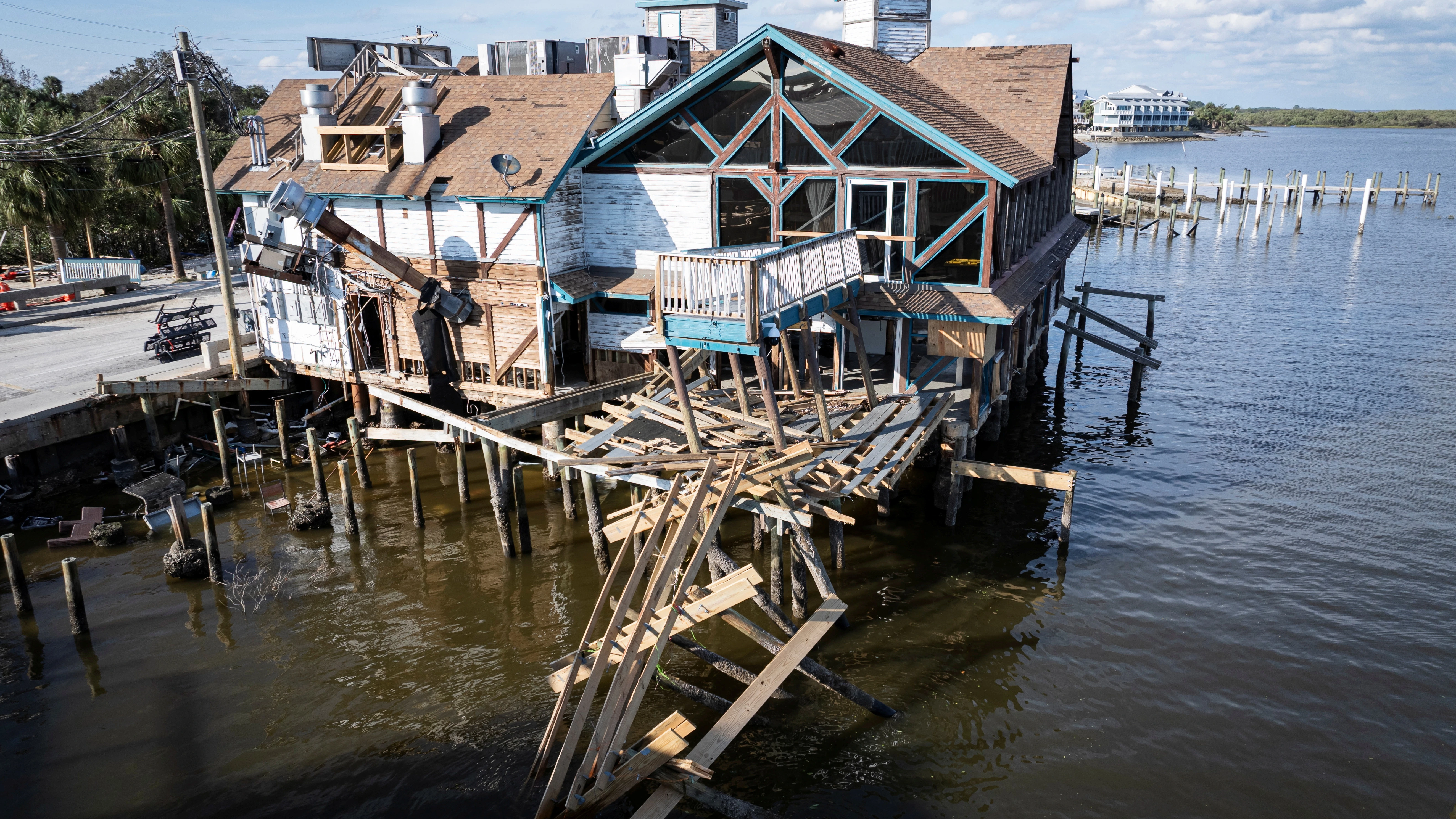 Uragan Helena opustošio jugoistok SAD-a, najmanje 60 mrtvih
