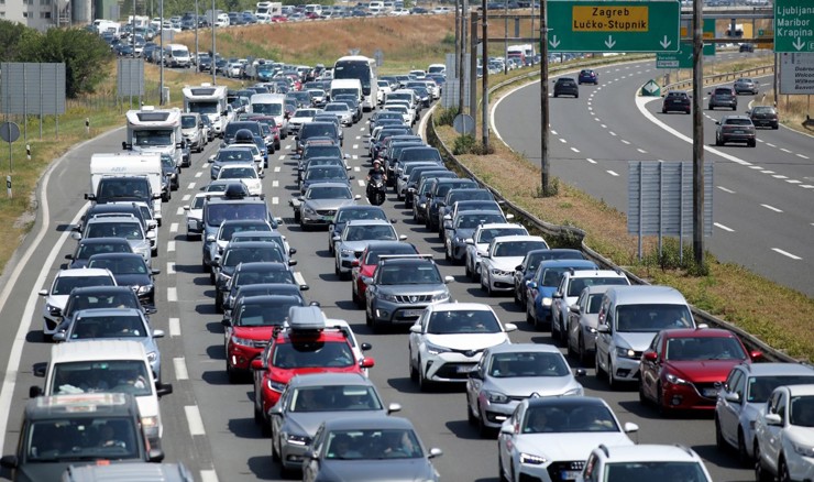 Pojačan promet na cestama u smjeru juga