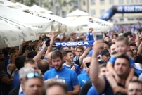 Navijači DInama spremaju se za proslavu titule, Foto: Luka Stanzl/PIXSELL
