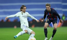 Luka Modrić i Frenkie de Jong, Foto: Isabel Infantes/REUTERS