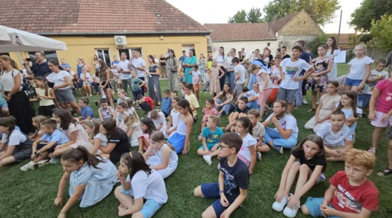 Djeca na Etnokampu