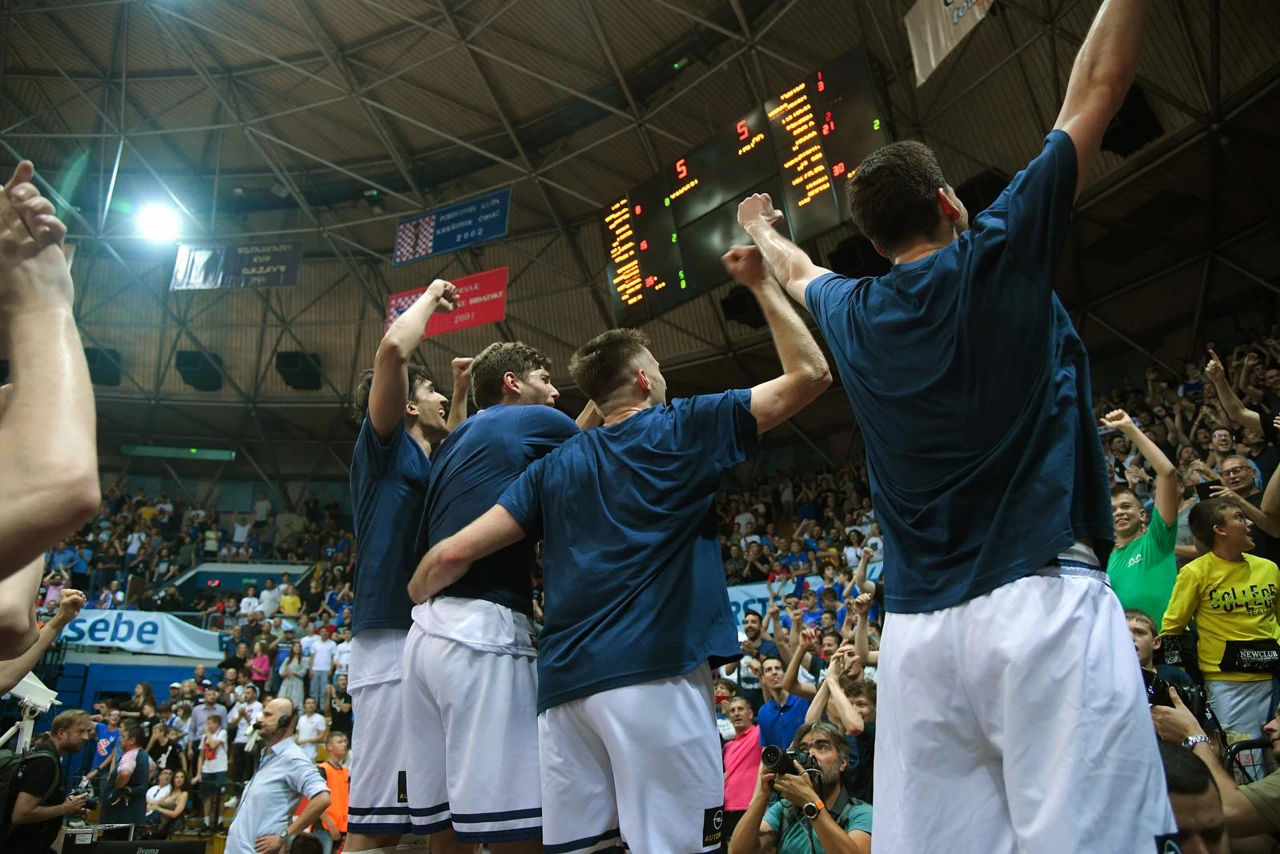 Slavlje košarkaša Cibone