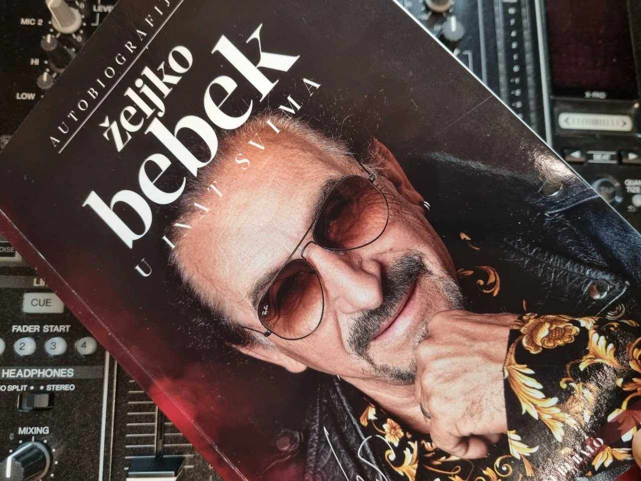 Željko Bebek - U inat svima