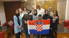 S trećom skupinim hrvatskih državljana u Kairu je, uoči polaska, bio veleposlanik RH u Egiptu Tomislav Bošnjak