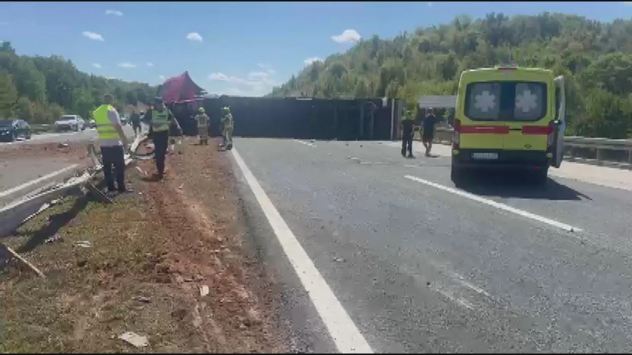 Prevrnuo se kamion na A1, Foto: HTV/HRT