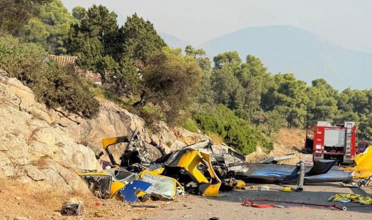 Dva člana posade poginula u sudaru helikoptera koji su gasili požare u Grčkoj