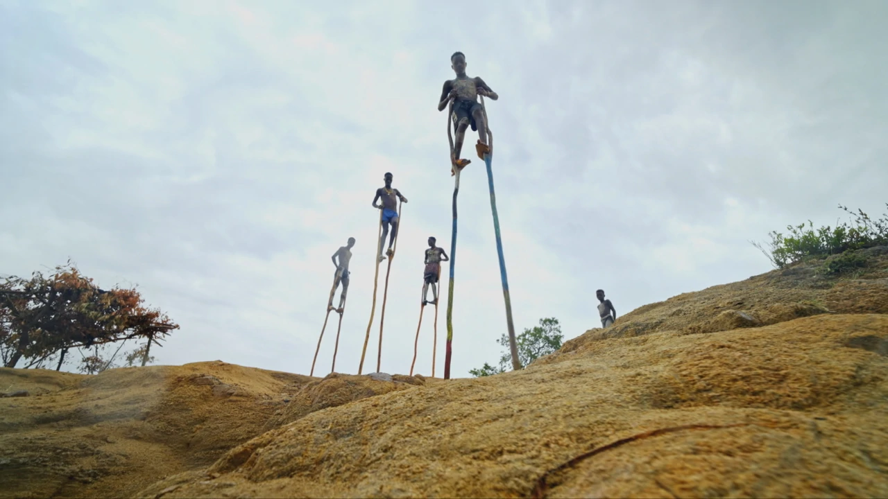 Za pleme Bana štule nisu samo sredstvo za hodanje - one su simbol zrelosti, dostojanstva i muške snage