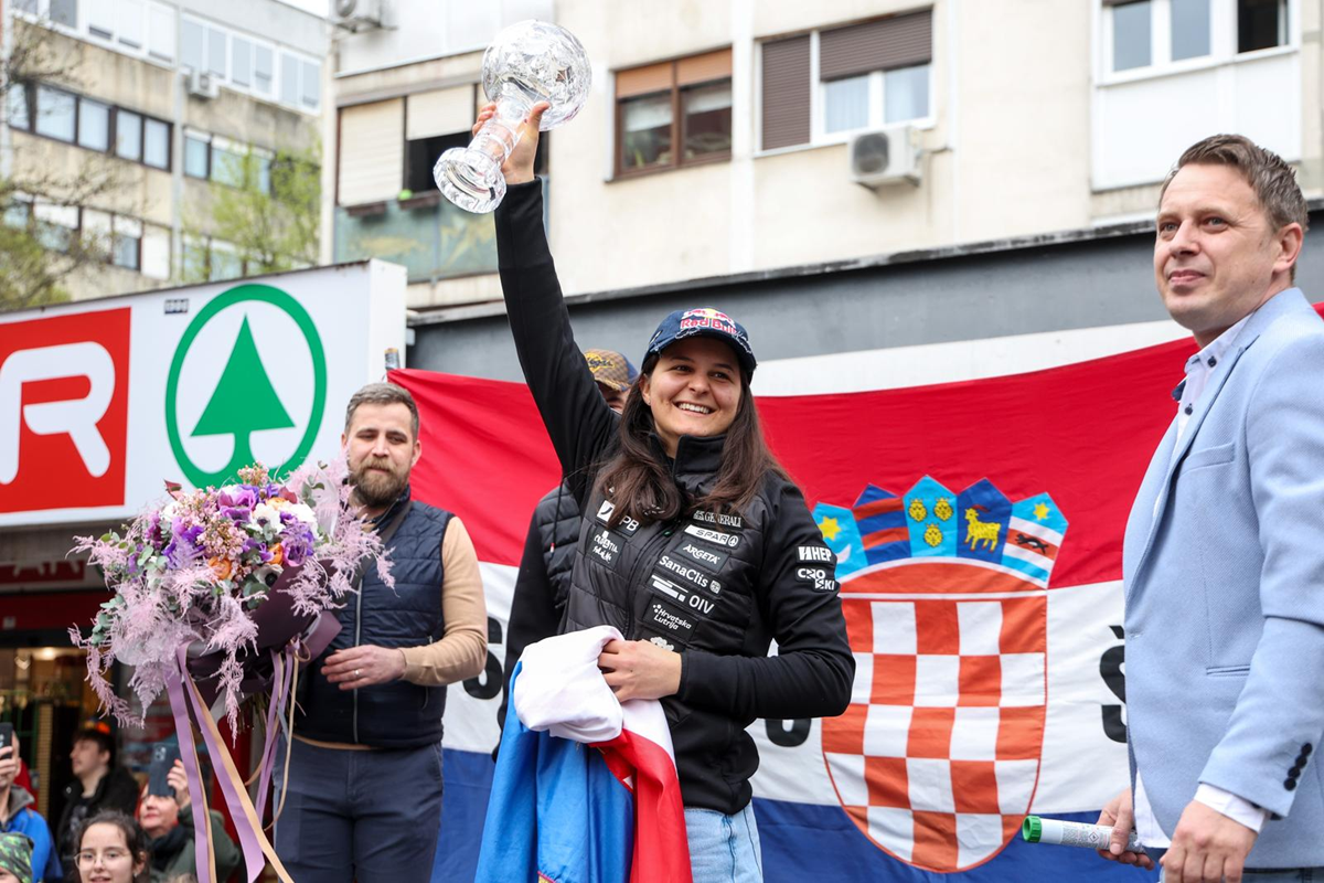 Ljutić s Globusom, Vatreni prema Americi, svjetsko srebro rukometaša