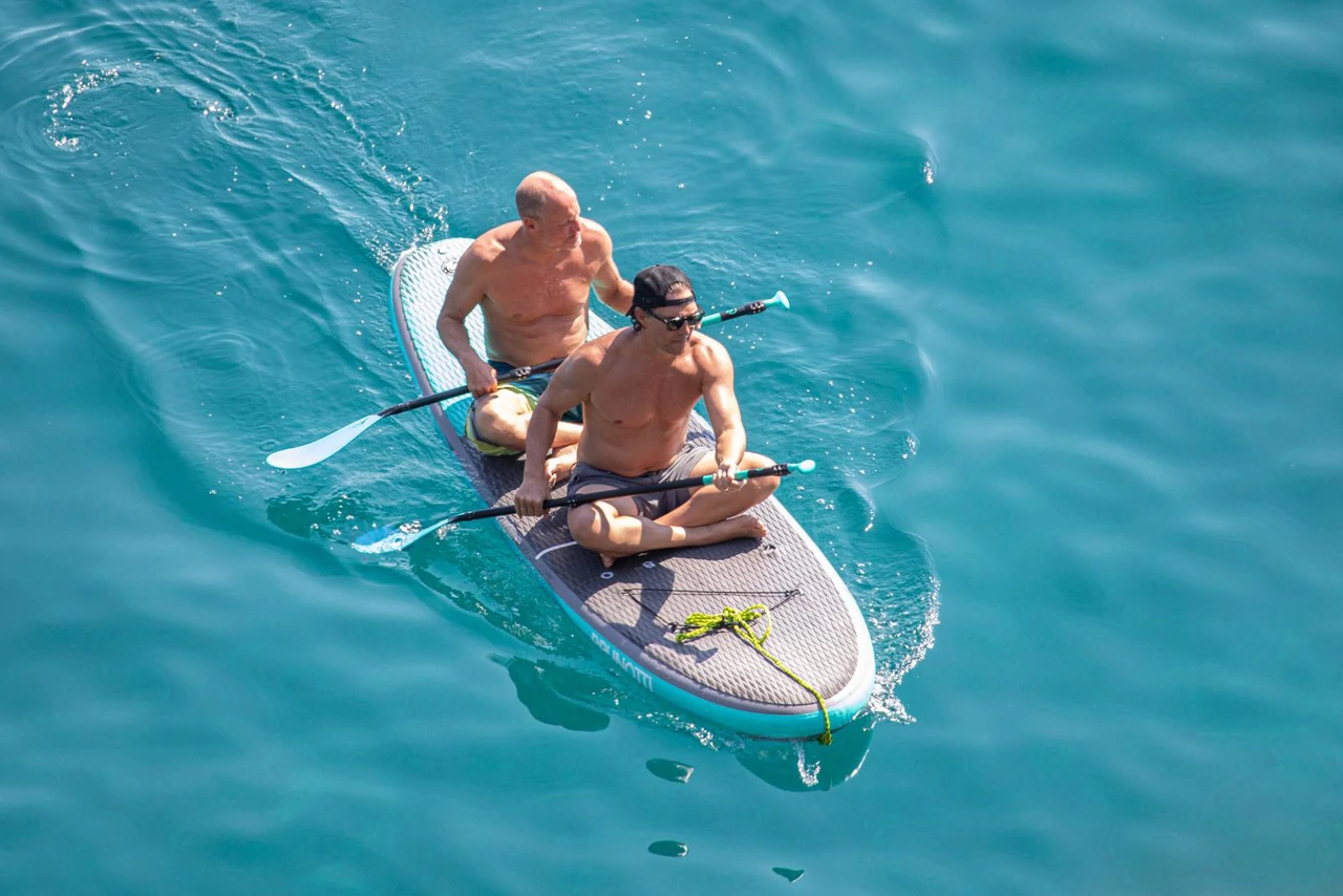 Glumci Woody Harrelson i Matthew McConaughey na veslanju ispred Dubrovnika, Foto: Grgo Jelavic/PIXSELL