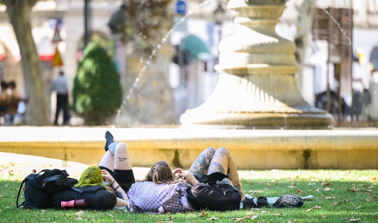 Grad Zagreb pokrenuo anketu o podnošenju vrućina u gradu