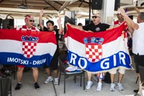 Navijači uoči utakmice sa Slovenijom, Foto: Milan Sabic/PIXSELL
