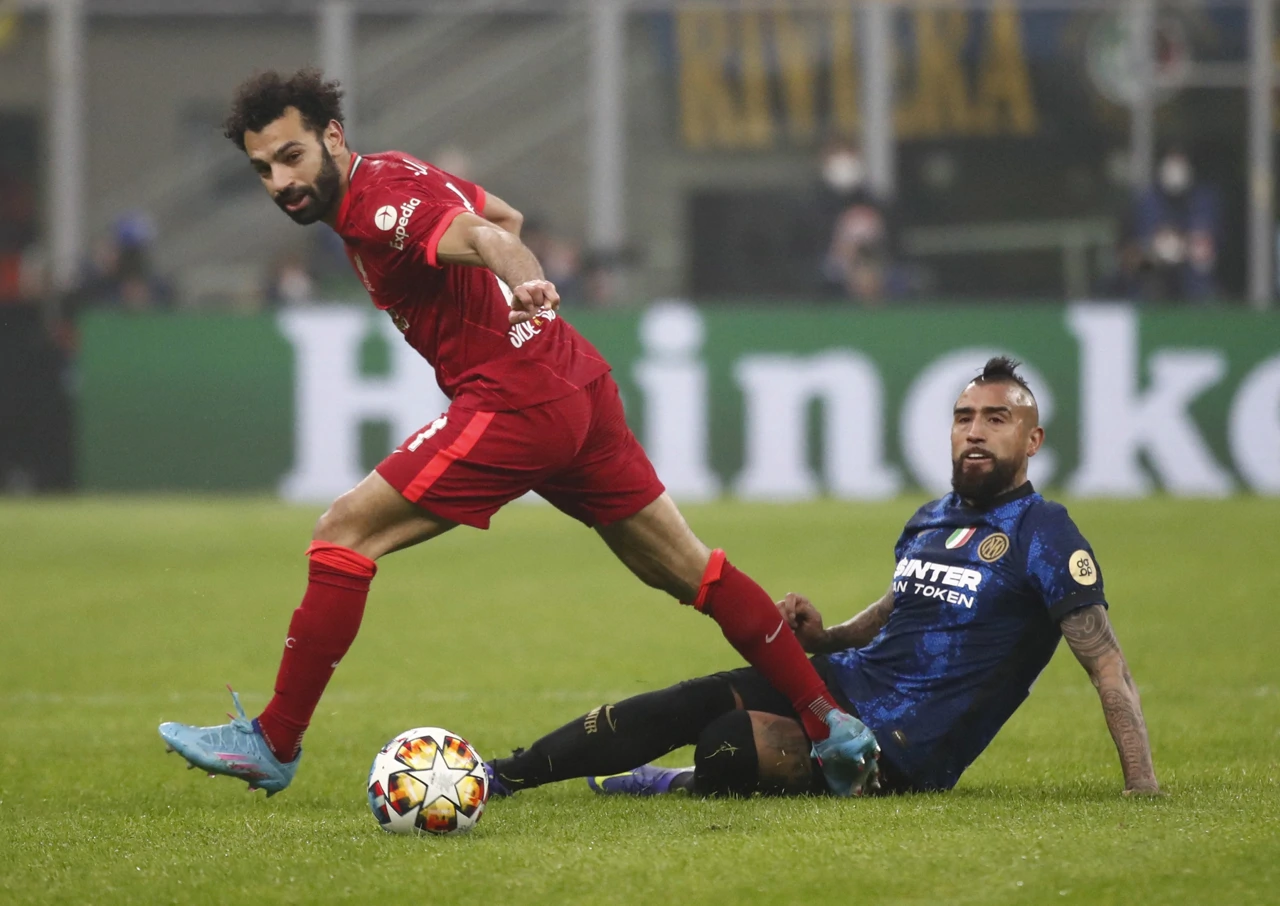 Mohamed Salah i Arturo Vidal, Foto: Alessandro Garofalo/REUTERS