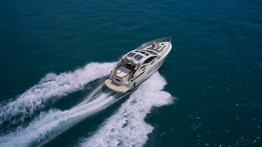 Person bei Kollision zwischen Schnellboot und Boot in der Nähe von Lumbarda schwer verletzt 8 shutterstock 2442704753 20250725113646