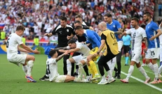 Slavlje nogometaša Slovenije, Foto: Angelika Warmuth/REUTERS