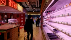 Ispražnjene police uoči dolaska tajfuna