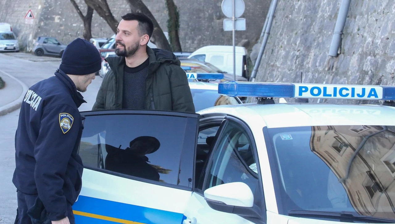  Split: Dogradonačelnik Ivošević priveden zbog pokušaja sprječavanja rušenja stabla , Foto: Ivana Ivanović/PIXSELL
