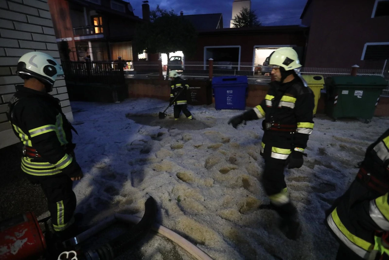 Kiša potopila ceste kod Poznanovca, Foto: Zeljko Hladika/PIXSELL