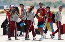 Rodri s pokalom po dolasku u Madrid, Foto: Violeta Santos Moura/REUTERS