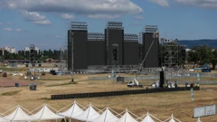 Radovi na Hipodromu uoči Thompsonovog koncerta