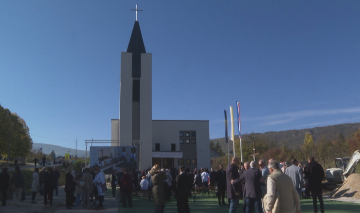 Predsjednik Vlade na svečanosti posvećenja Župne crkve u Drvaru