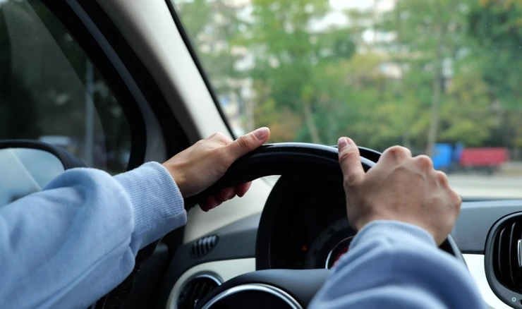 Nova pravila omogućuju vozačku sa sedamnaest godina, ali ne i bez nadzora