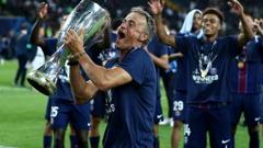 Luis Enrique slavi s igračima