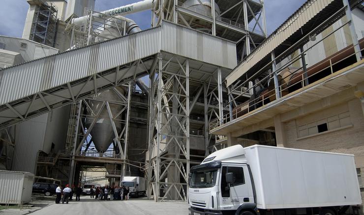 Građani Našica najavili dežurstva ispred cementare zbog otpada iz Gospića