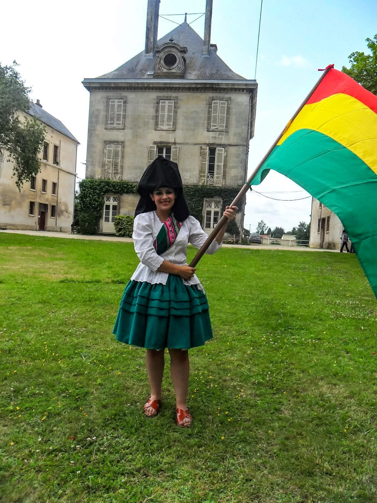 Daniela con la bandera boliviana / Daniela s bolivijskom zastavom , Foto: Juan Carlos Núñez//