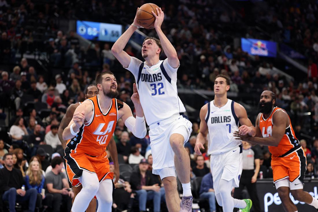 2025 11 30t055526z 1010253632 mt1usatoday27708569 rtrmadp 3 nba dallas mavericks at los angeles clippers 20251130081751