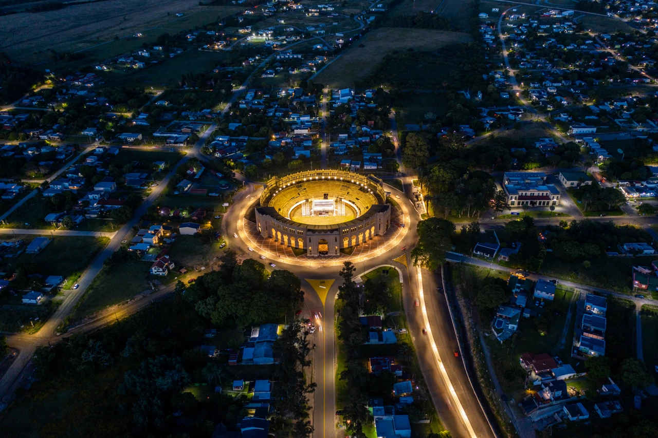 Arena de Marković de noche, Foto: fotografia cedida/Walter Debenedetti