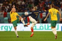 Aaron Mooy i Antoine Griezmann, Foto: Kai Pfaffenbach/REUTERS
