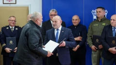 Medved dodijelio zahvalnice postrojbama Akcije Plitvice 