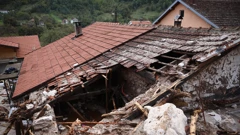  Odron iz kamenoloma uzrokovan jučerašnjim poplavama zatrpao je kuće u Donjoj Jablanici 