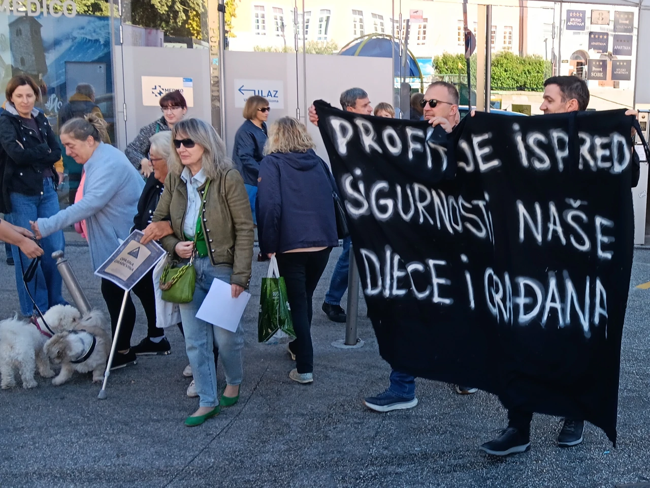 S prosvjeda na Klobučarićevu trgu, Foto: Nenad Lučić/Radio Rijeka