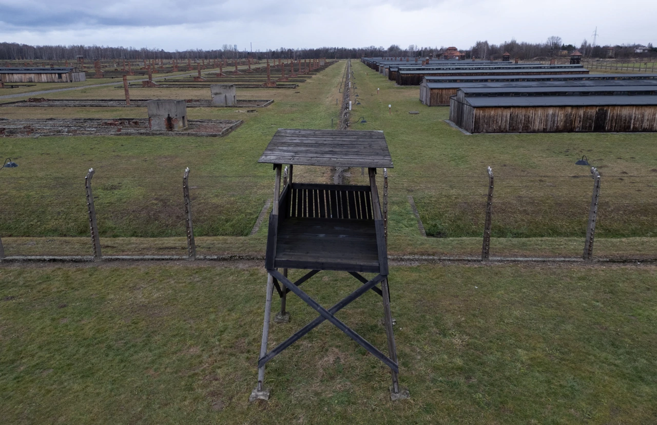  Auschwitz