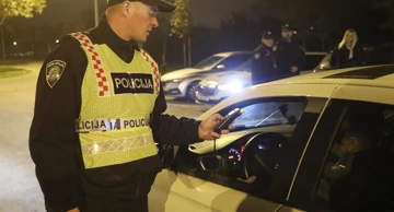Policija u kontroli vozača