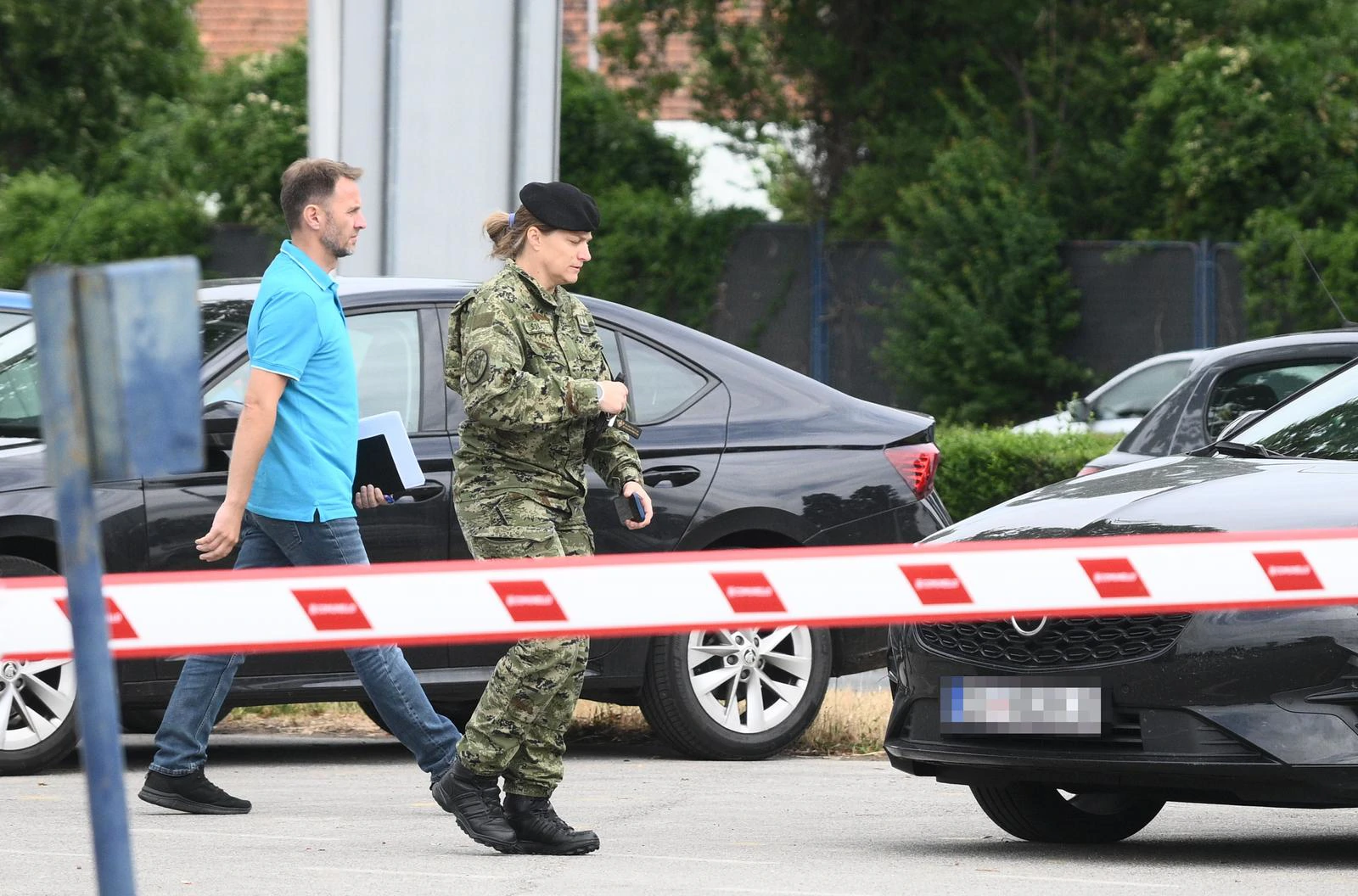 Istražitelji vojne policije ispred MUP-a u Heinzelovoj ulici 
