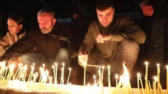 Građani u Podgorici pale svijeće za žrtve masakra
