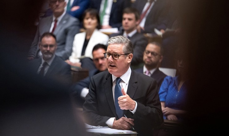 Starmer poziva na mir nakon nasilnih prosvjeda zbog ubojstva 18-godišnjaka