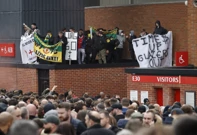 Prosvjed navijača Manchester Uniteda, Foto: Phil Noble/REUTERS