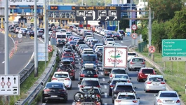 Gužve na naplatnim kućicama u Lučkom prema moru 