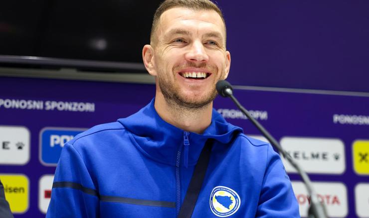 Edin Džeko još godinu dana u Schalkeu