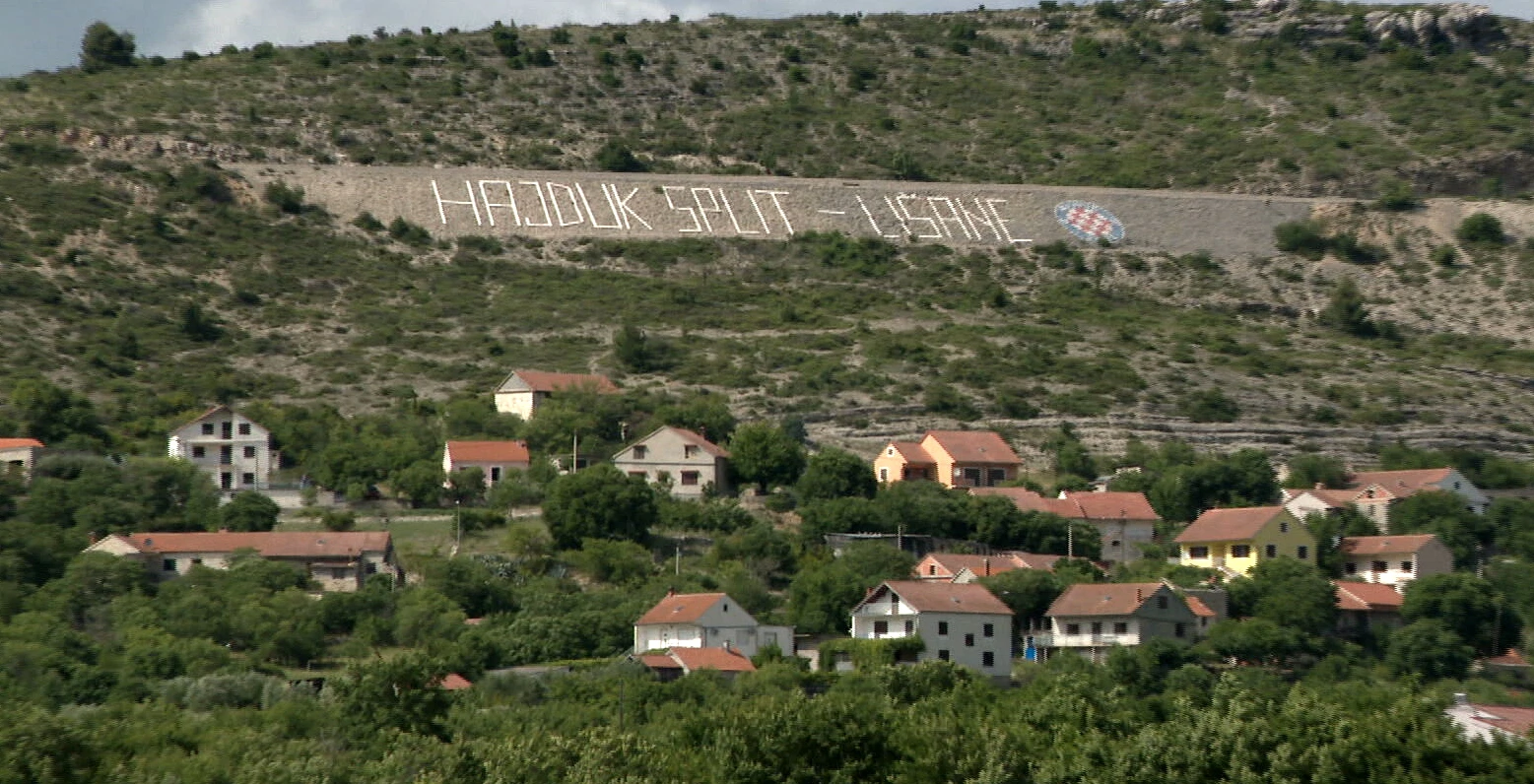 mural-posve-en-hajduku-veli-ine-poljuda-hrt