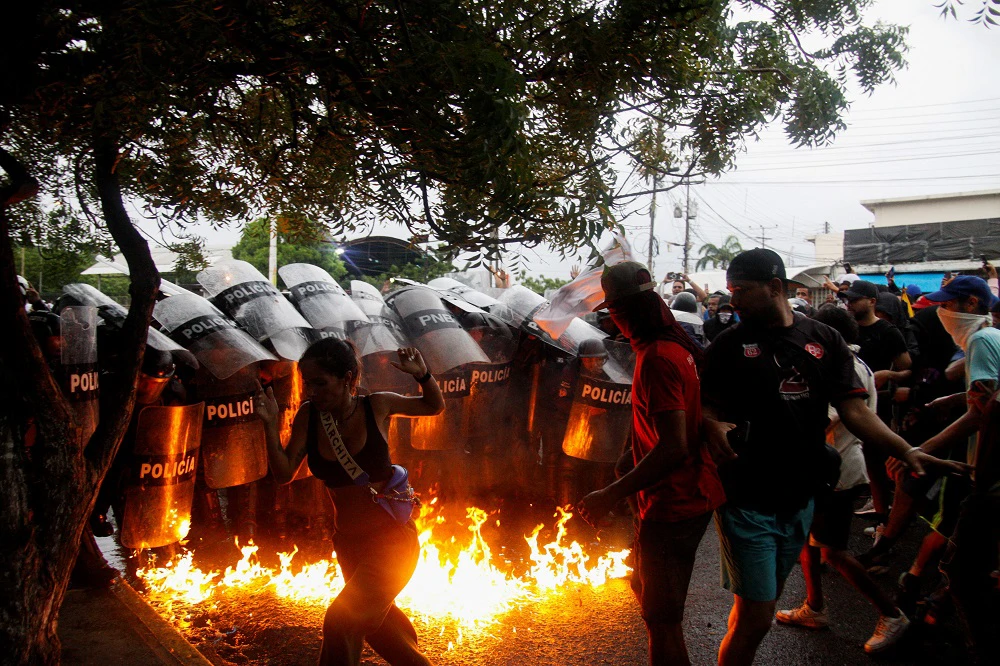 Venezuela: Sukobi s policijom nakon spornih izbornih rezultata, najmanje jedna osoba ubijena