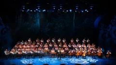 "Orkestar 100 violina"