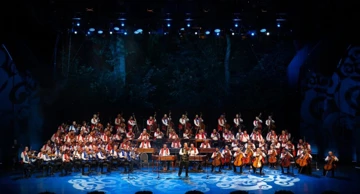 "Orkestar 100 violina"