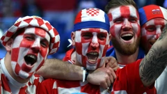 Navijači na utakmici Hrvatska - Srbija