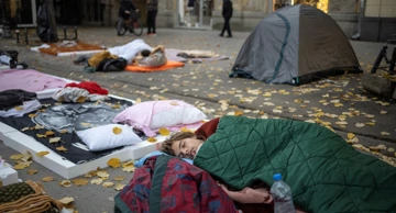 Mnogi su noć proveli na otvorenom