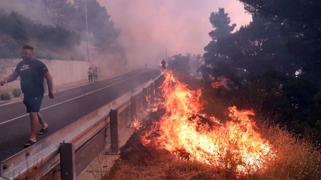 Mihanović: Untersuchung ergab, dass das Feuer oberhalb von Makarska in Brand gesetzt wurde 4 pozar1231231eer3 20250621113708