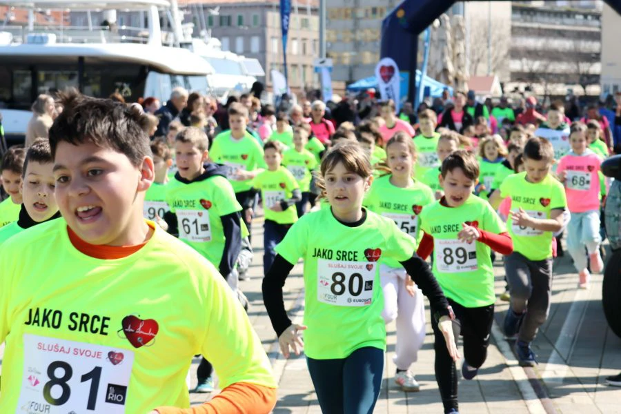 Humanitarnom utrkom na Molo longu do sredstava za defibrilatore